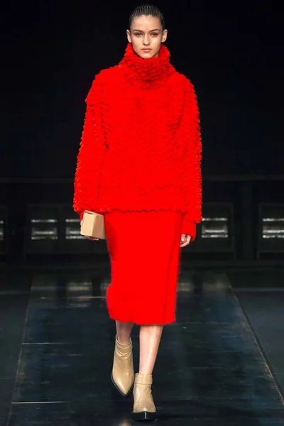 Look 13